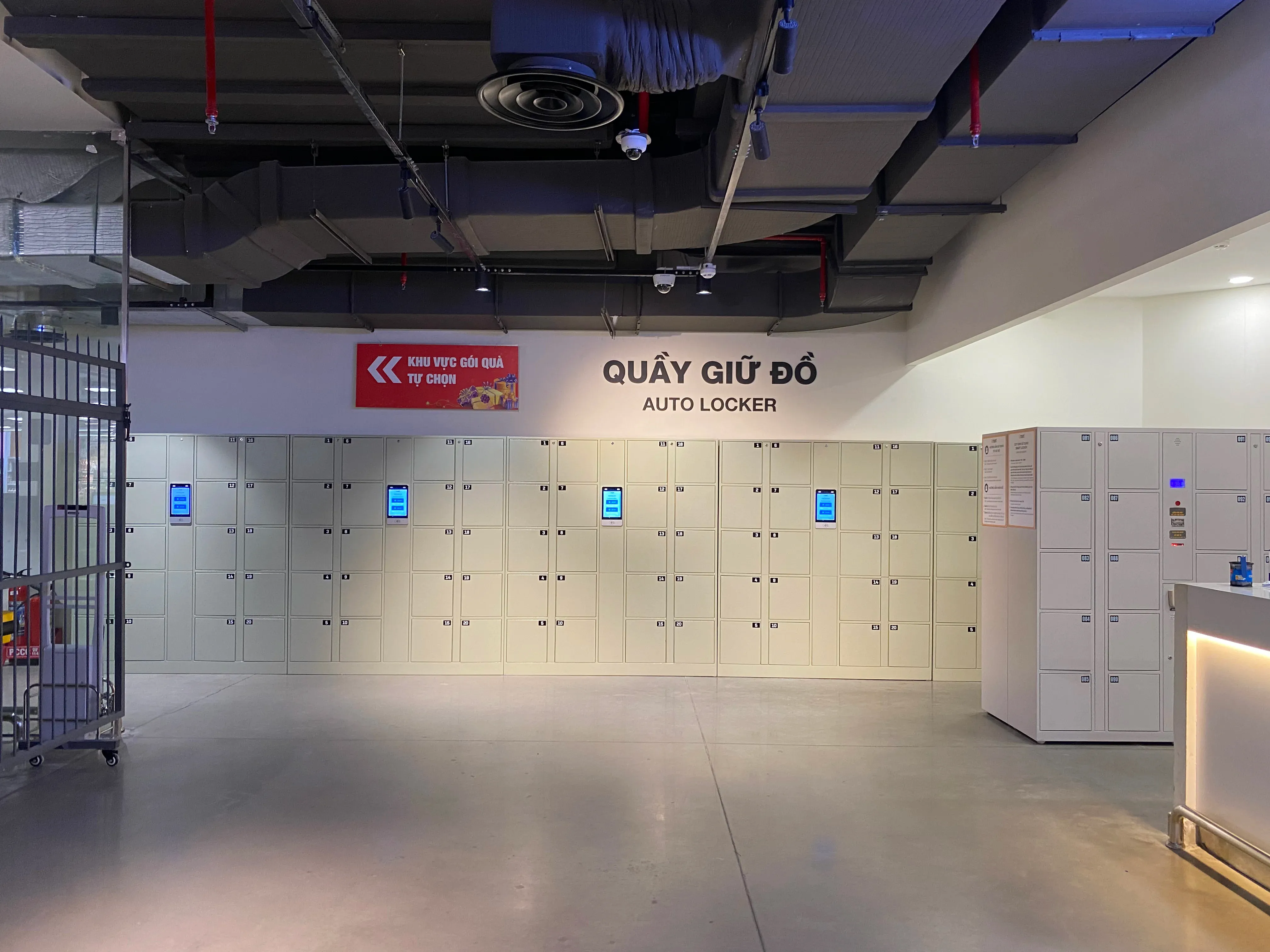 Triển khai lắp đặt tủ đồ thông minh T-Locker tại Emart Sala